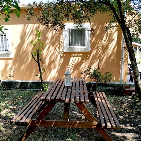 Family Holiday Apartment With Garden & Bbq Velonádes 외부 사진