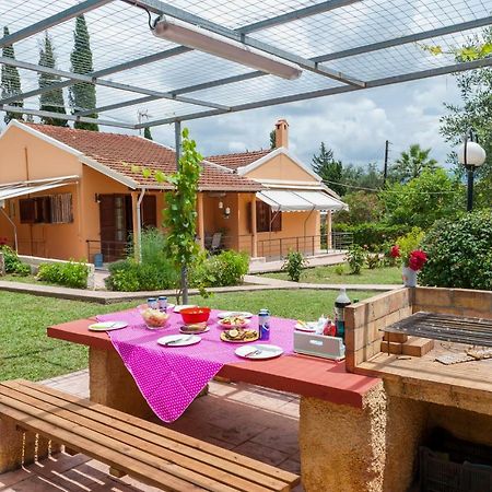 Family Holiday Apartment With Garden & Bbq Velonádes 외부 사진