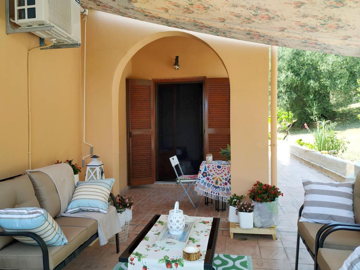 Family Holiday Apartment With Garden & Bbq Velonádes 외부 사진