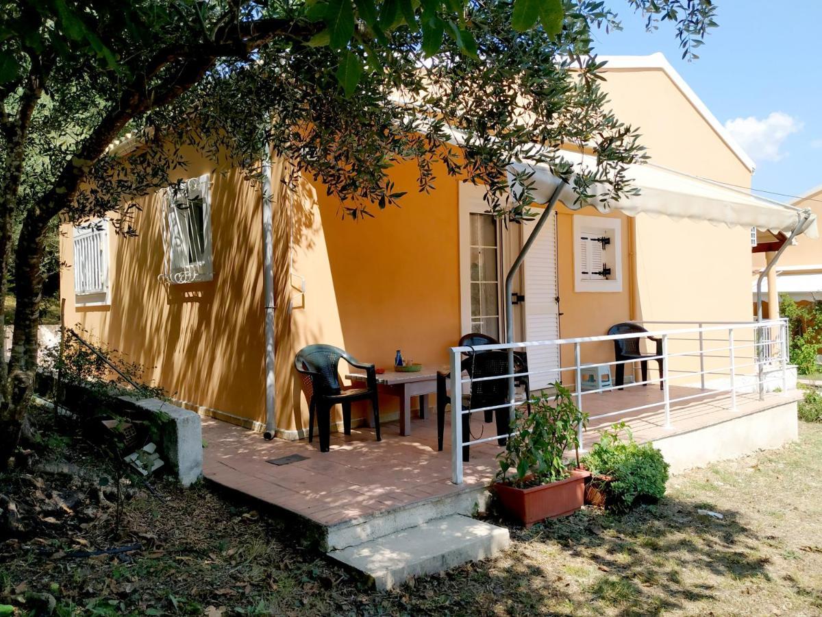 Family Holiday Apartment With Garden & Bbq Velonádes 외부 사진