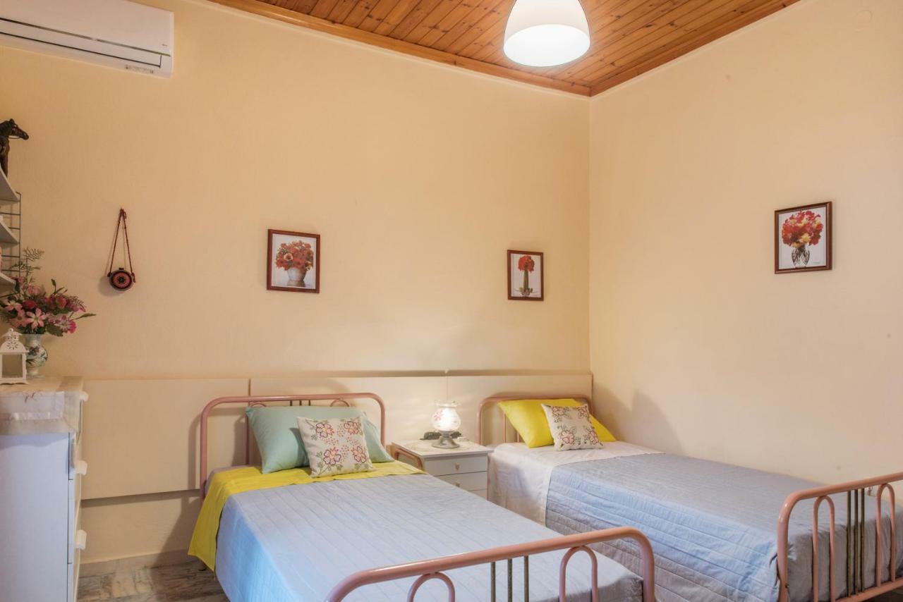 Family Holiday Apartment With Garden & Bbq Velonádes 외부 사진