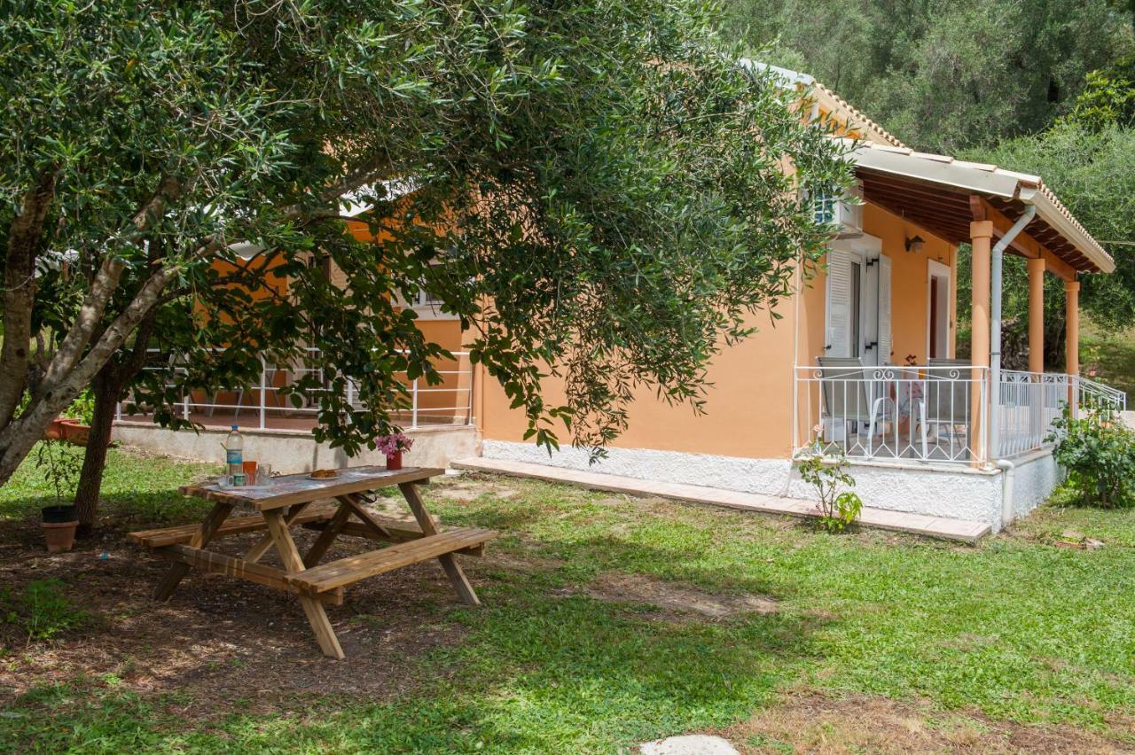Family Holiday Apartment With Garden & Bbq Velonádes 외부 사진