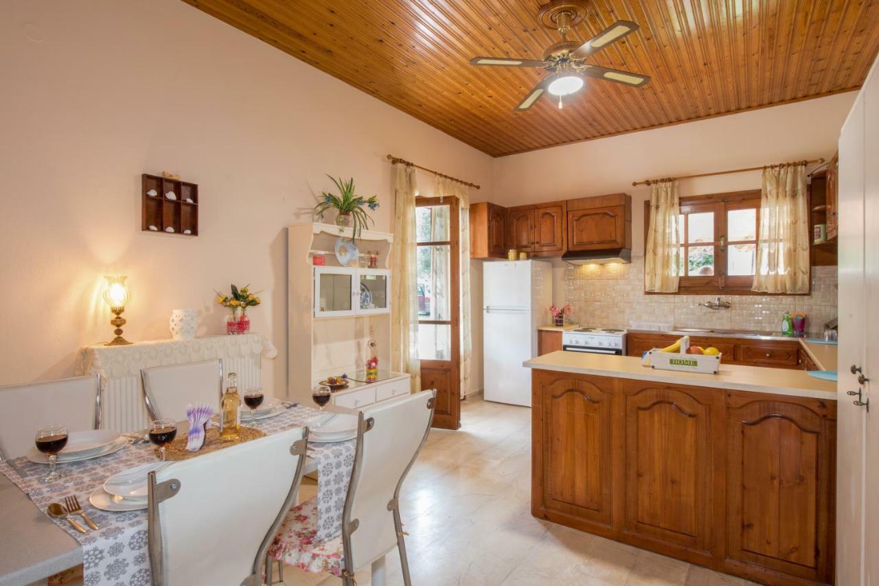 Family Holiday Apartment With Garden & Bbq Velonádes 외부 사진