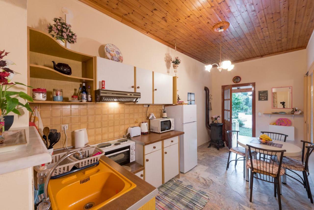 Family Holiday Apartment With Garden & Bbq Velonádes 외부 사진