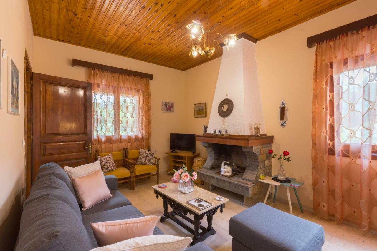 Family Holiday Apartment With Garden & Bbq Velonádes 외부 사진