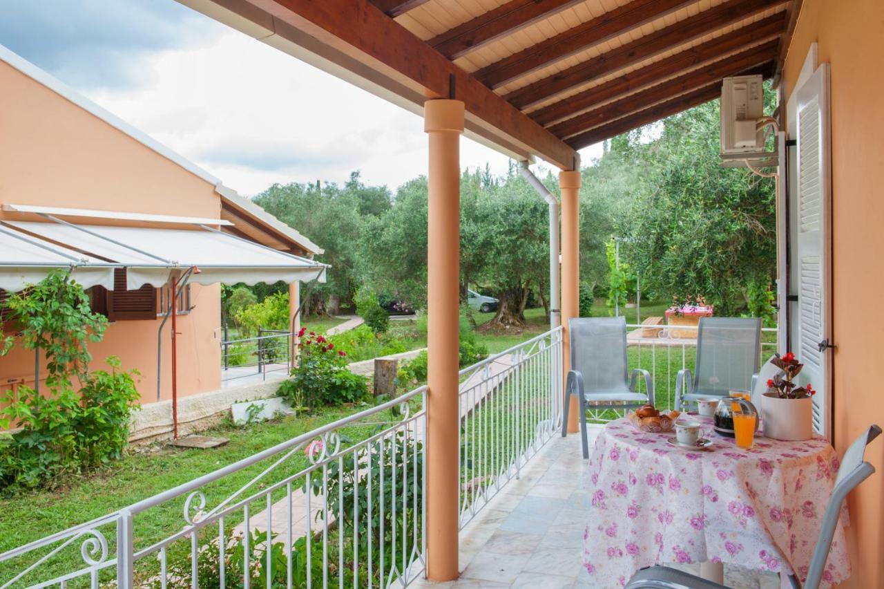 Family Holiday Apartment With Garden & Bbq Velonádes 외부 사진