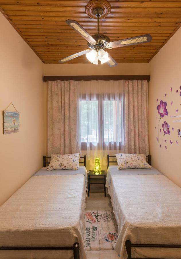 Family Holiday Apartment With Garden & Bbq Velonádes 외부 사진