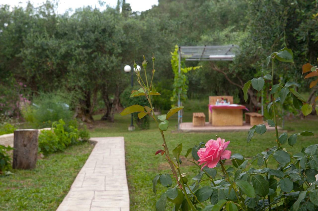 Family Holiday Apartment With Garden & Bbq Velonádes 외부 사진