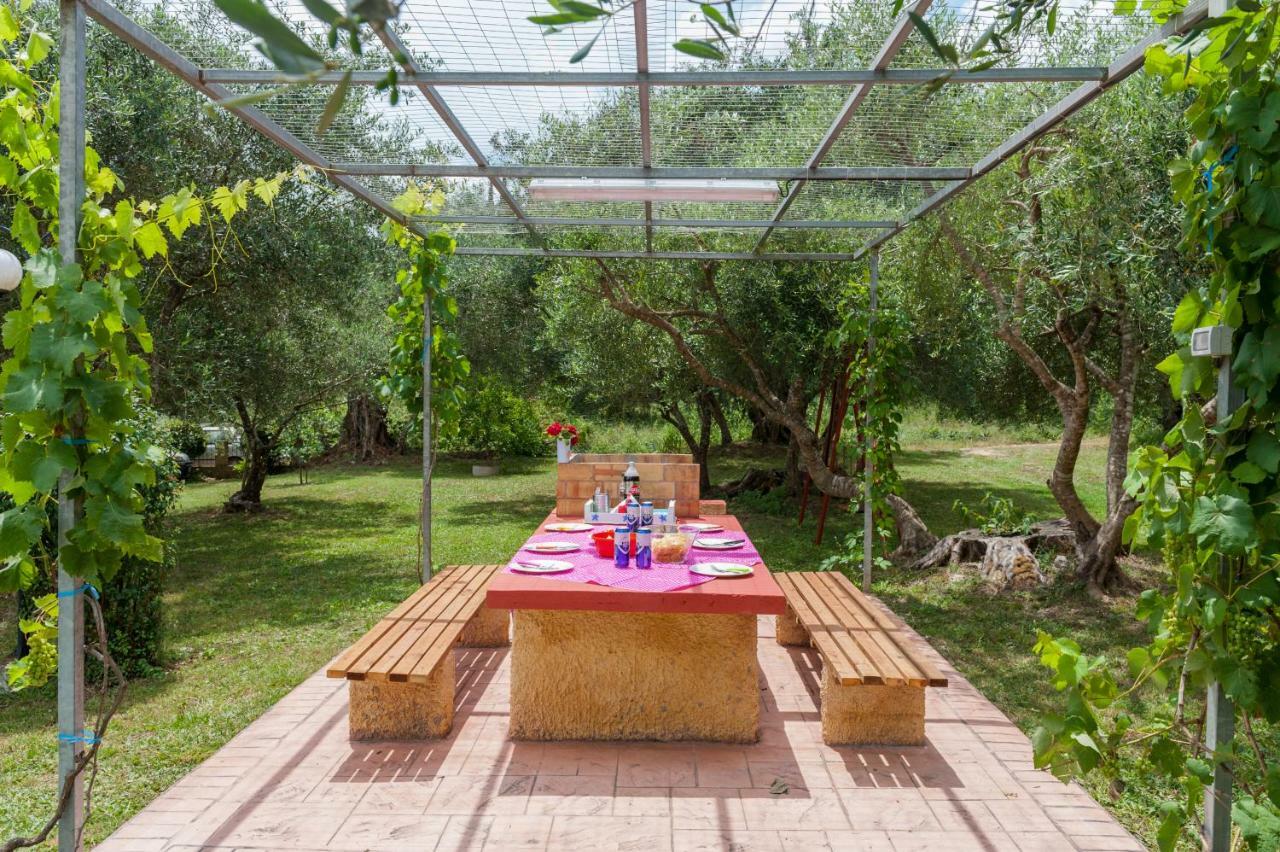 Family Holiday Apartment With Garden & Bbq Velonádes 외부 사진